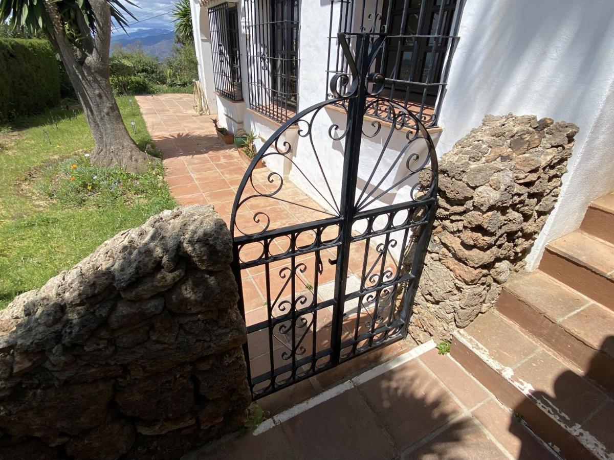 Terraced House In The Mountains With Fantastic View Villa Málaga Exterior foto